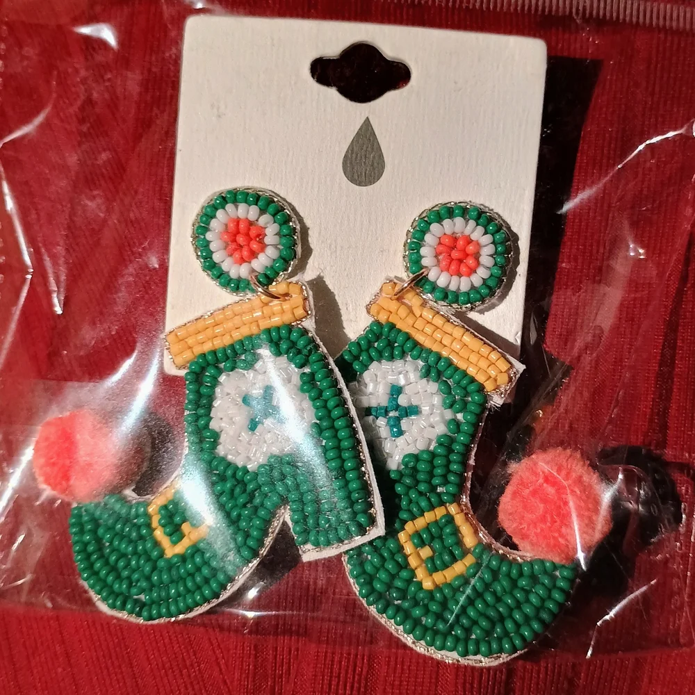 Green Lucky Irish Beaded Earrings Saint Patrick's Day Leprechaun Boots Jester - Picture 2 of 2